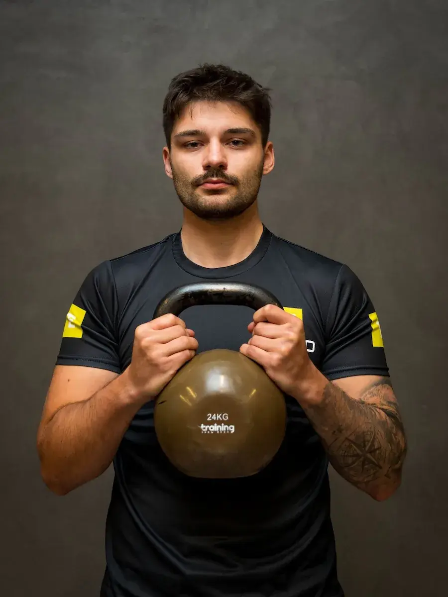 Patryk Kołcz — instruktor kettlebell i boksu, trener personalny w klubie Teho Sport Trzebownisko pod Rzeszowem