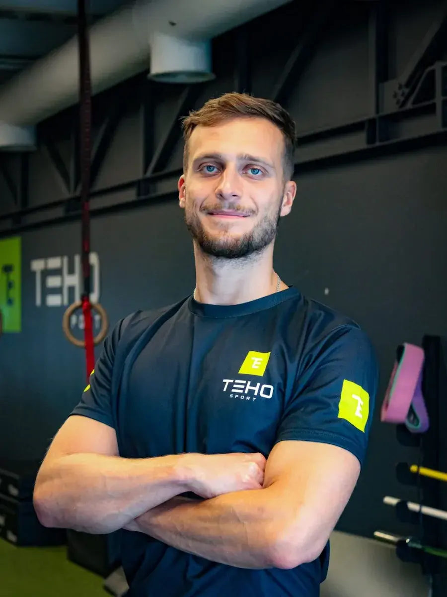 Szymon Mróz — trener zdrowotny i funkcjonalny, medyczny trening funkcjonalny w Teho Sport Trzebownisko pod Rzeszowem