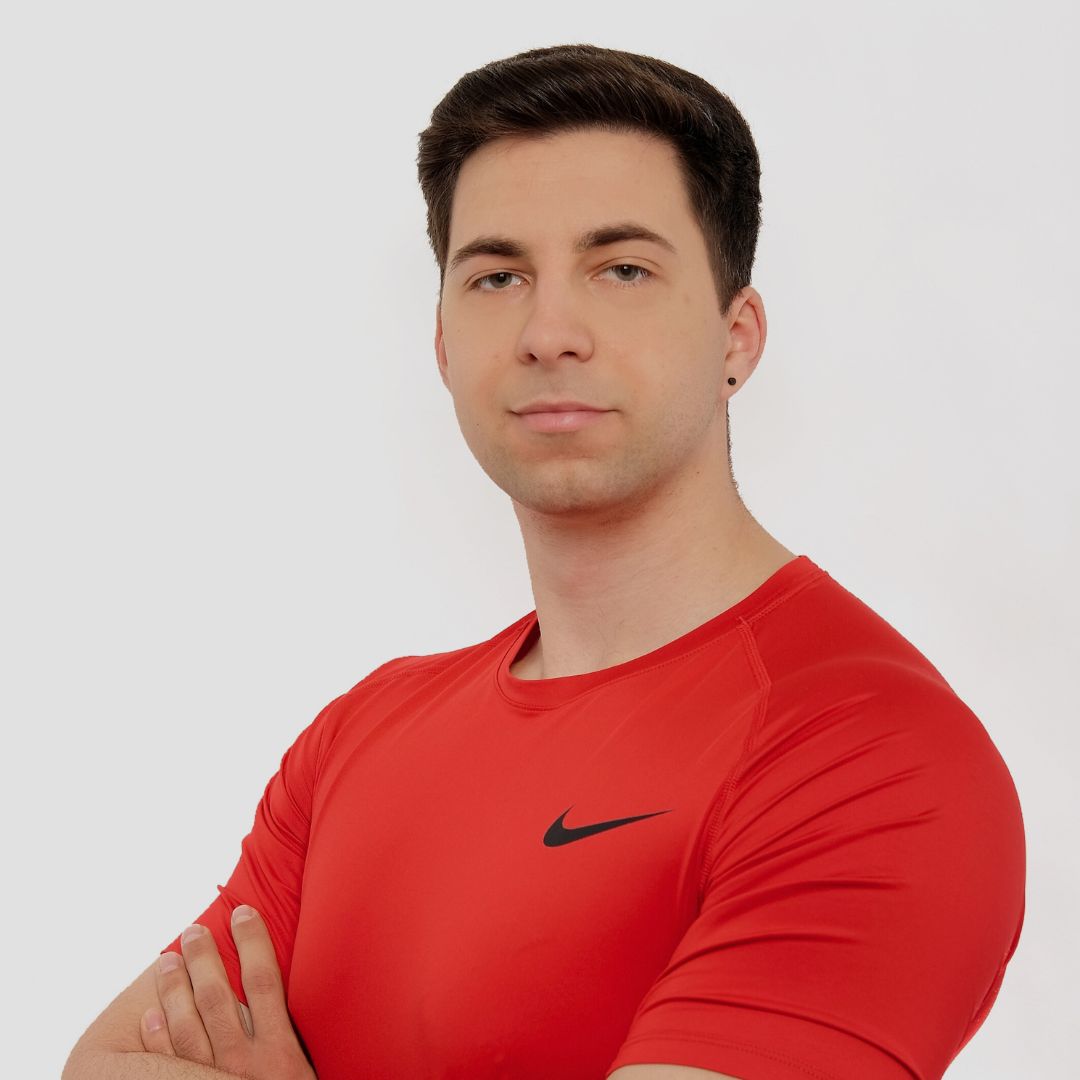 trener medyczny oraz fizjoterapeuta Patryk Górniak w siłowni Teho Sport Trzebownisko Rzeszów